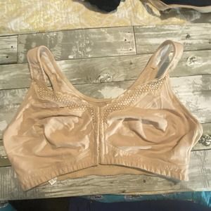 Exquisite form front close wire-free bra 40DD